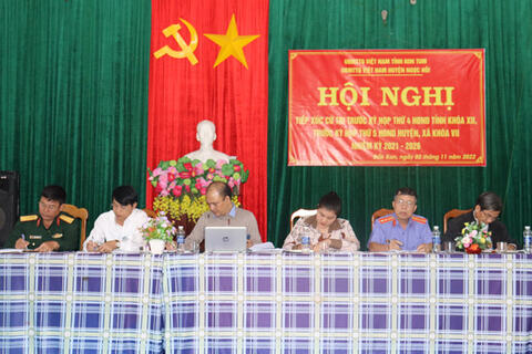 HĐND tỉnh, huyện tiếp xúc cử tri tại xã Đăk Kan và Sa Loong